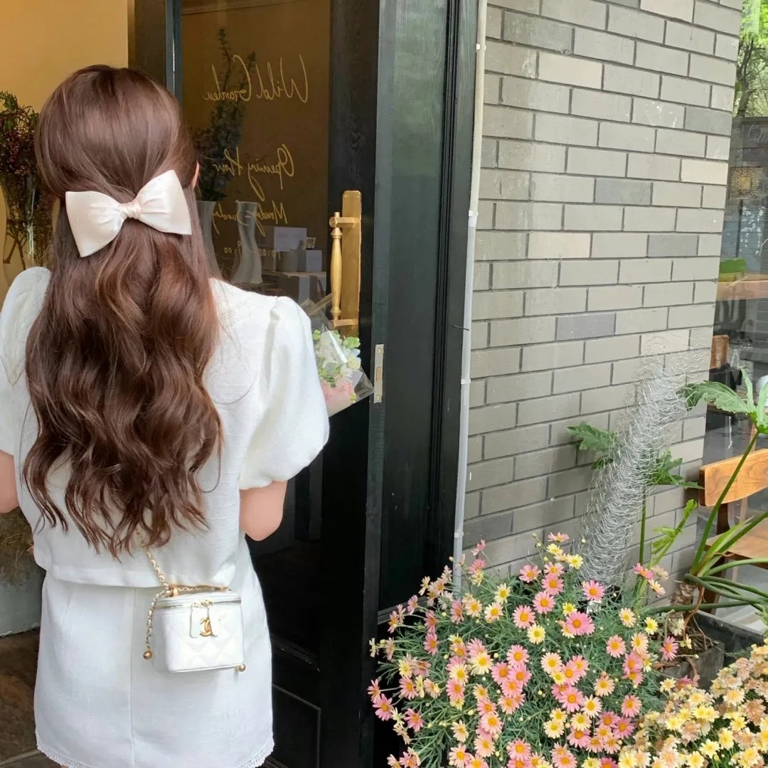洞里的月亮